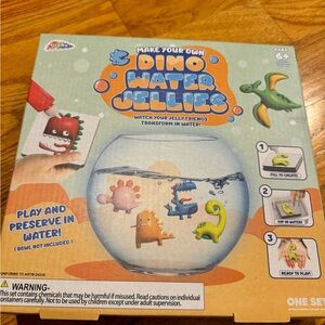 New in box Dino water jellies